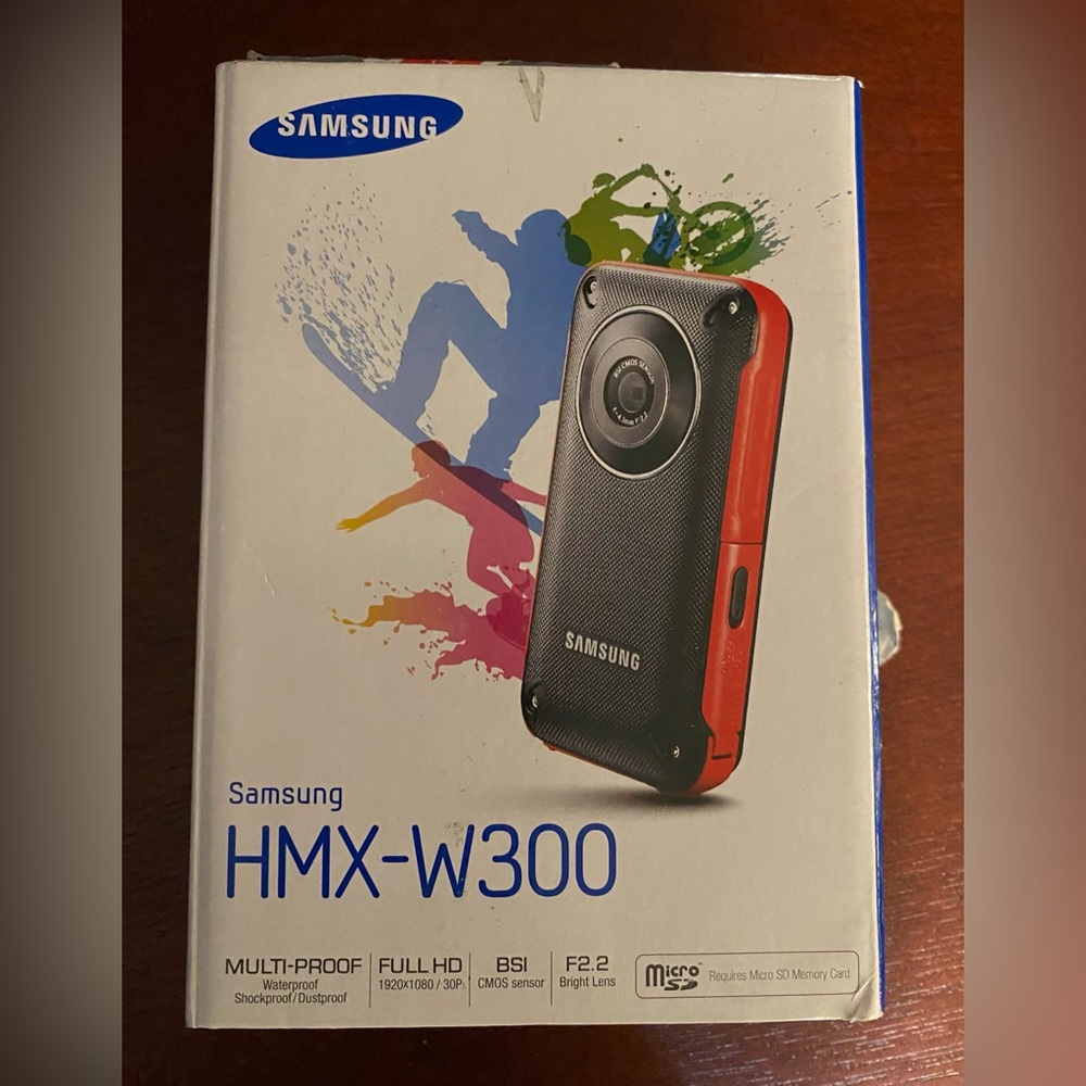 Samsung HMX-W300 Full HD pocket waterproof camcorder